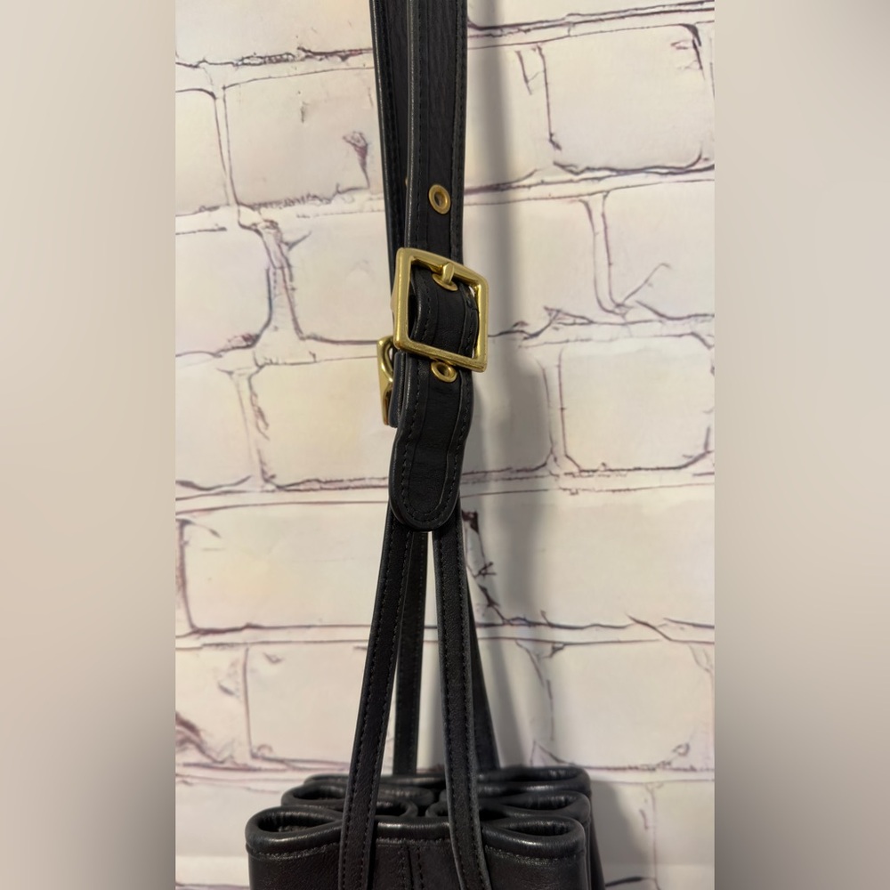 Vintage Coach Legacy black leather drawstring bucket bag - Picture 5 of 11